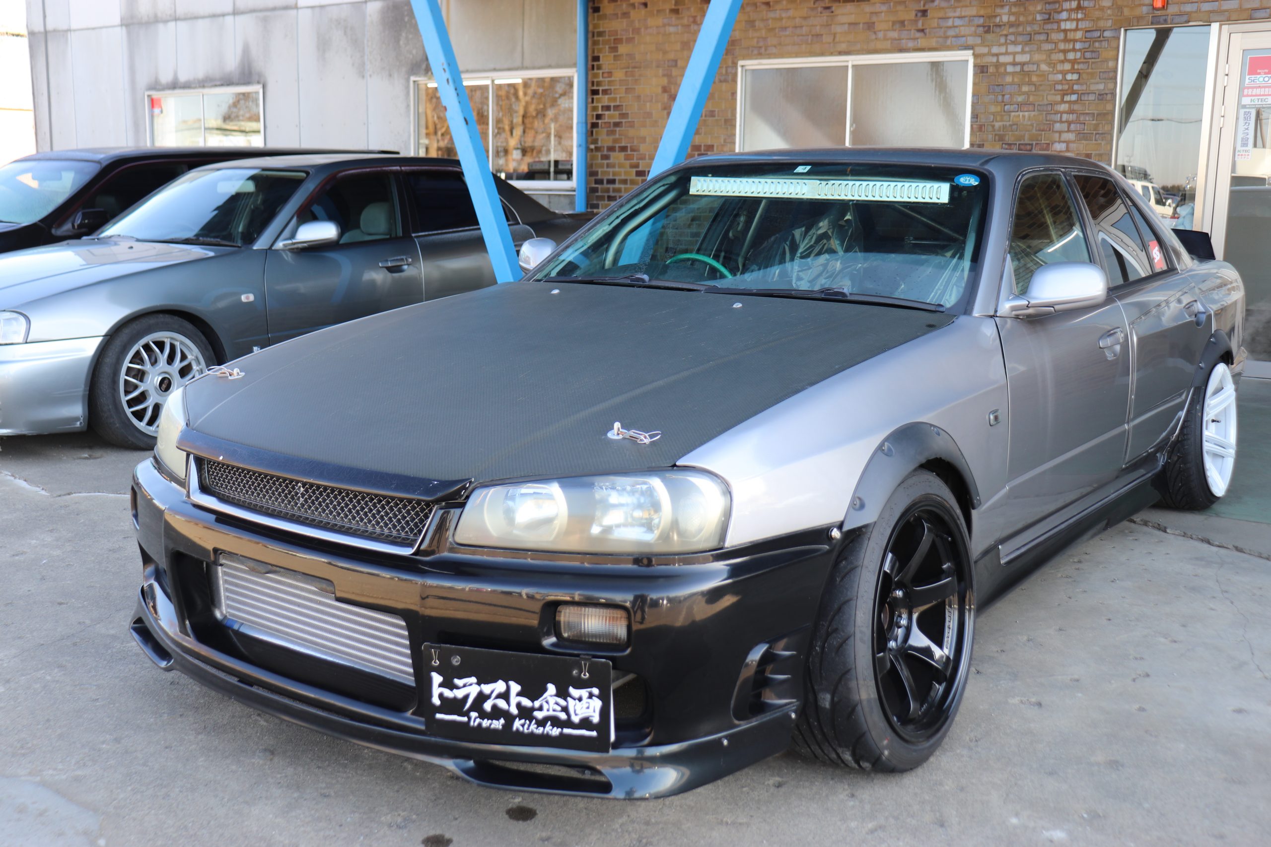 EPOCH 1/72 NISSAN SKYLINE GT-R （R34）覆面パトカー カプセル